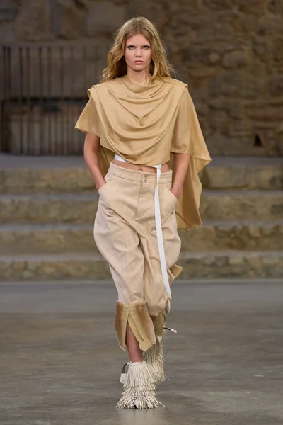 Look 17